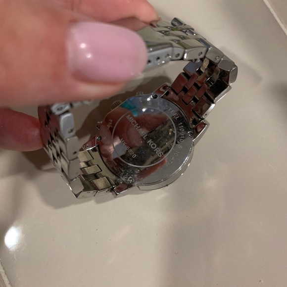 Michael Kors 5020 - Picture 3 of 3